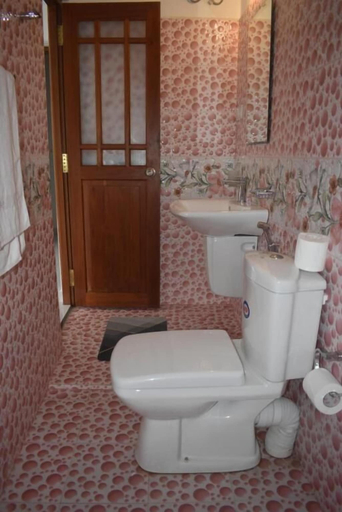 Bathroom, Villa Shiny Aura, Hikkaduwa