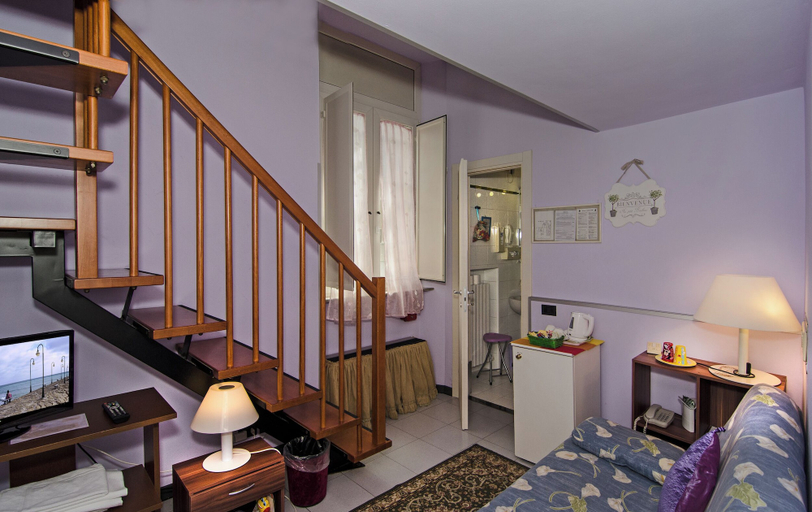 Bedroom 3, Hotel Rex, Lucca
