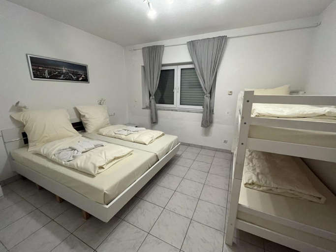 Bedroom 5, Seehotel Luisenhof, Märkisch-Oderland