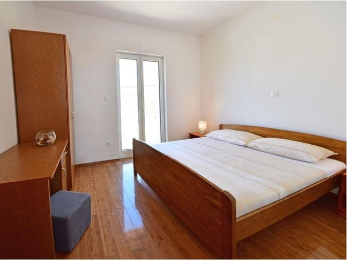 2, Apartments Golub, Karlobag