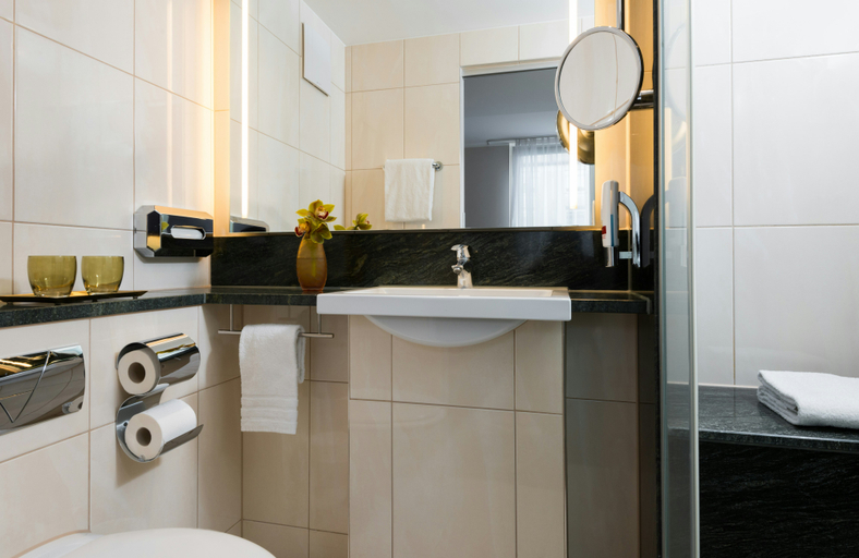 Bathroom 4, Leonardo Hotel Munich City Center, München