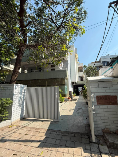 Entrance 2, A mango tree stay, Bhopal