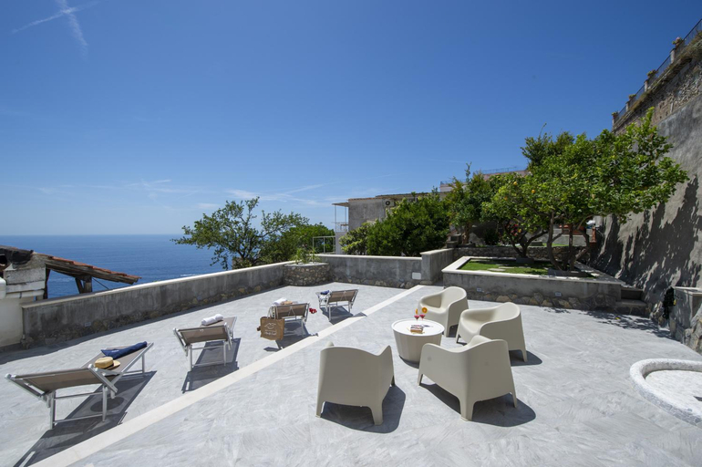 Balcony/terrace 5, Villa CristAl, Salerno