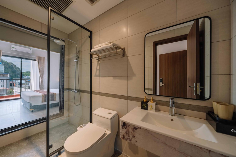 Bathroom 5, Viet Hoa Cat Ba Hotel, Cát Hải