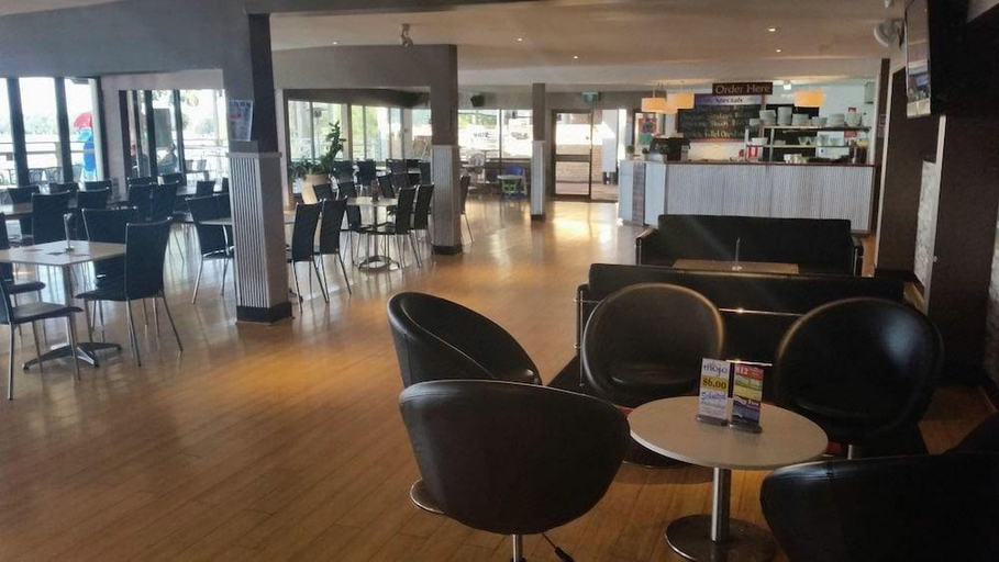 Food & Drinks 4, The Beachcomber Hotel & Resort, Ascend Collection, Wyong - North-East