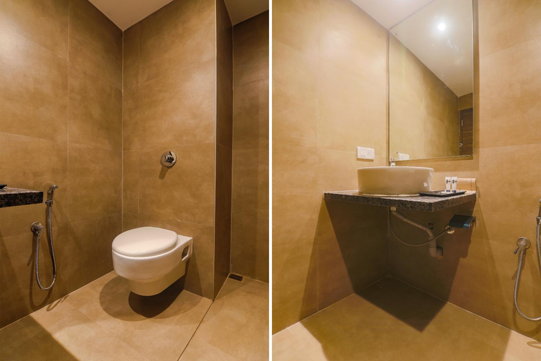 Bathroom 5, Comfort Hotel, Dibrugarh
