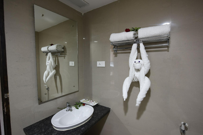 Bathroom, HOTEL LANDMARK, Coimbatore