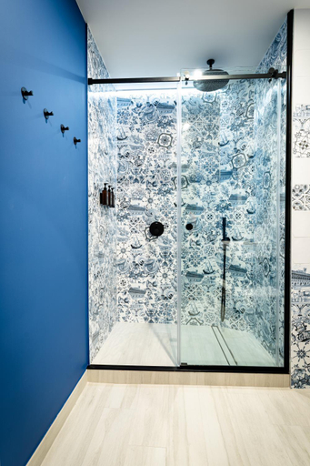 Shower 4, Lagos Moments Lodge, Lagos