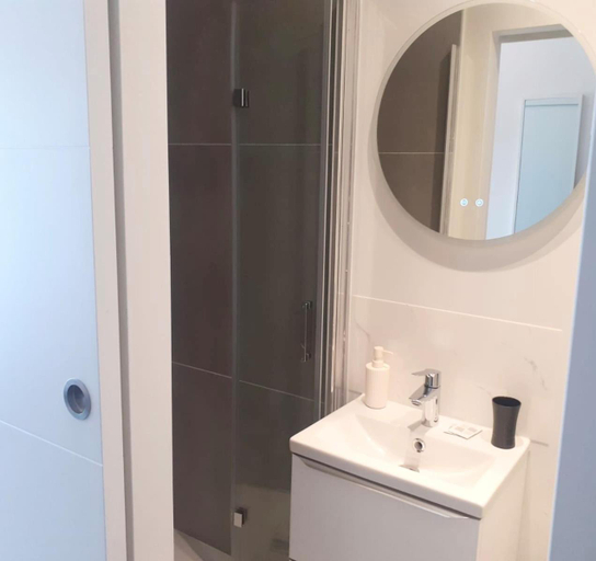 Bathroom 3, Solara, Alpes-Maritimes