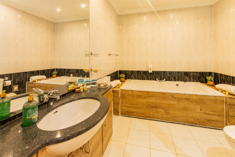 Bathroom 4, The Royal Hotel Scarborough, North Yorkshire