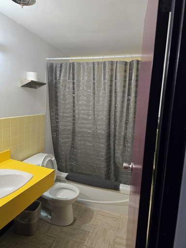 Bathroom, Melita Inn Motor Hotel, Division No. 5