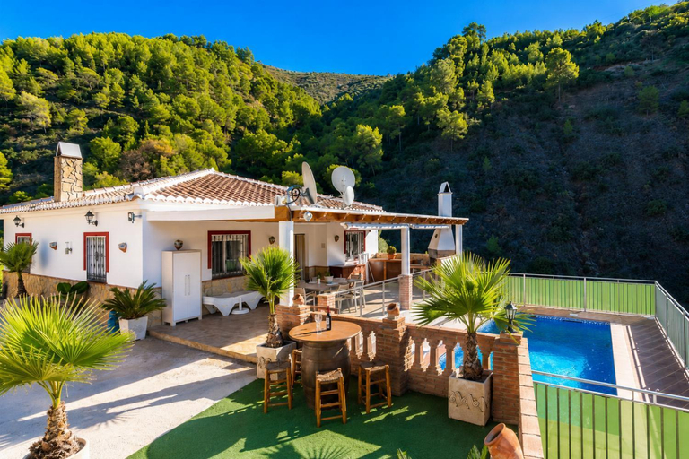 Exterior & Views 1, Villa Cecilia Large Private Pool AC WiFi, Málaga