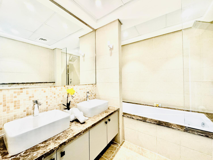 Bathroom 3, Venduras - Elite 3BR Villa With Private Pool in Jumeirah Park, Dubai