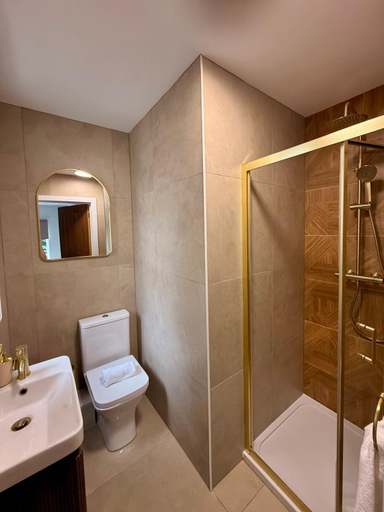Bathroom 3, Tenby House, Pembrokeshire