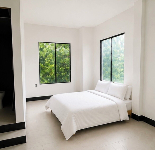 Room 4, Salo, Diamond / Golden Grove