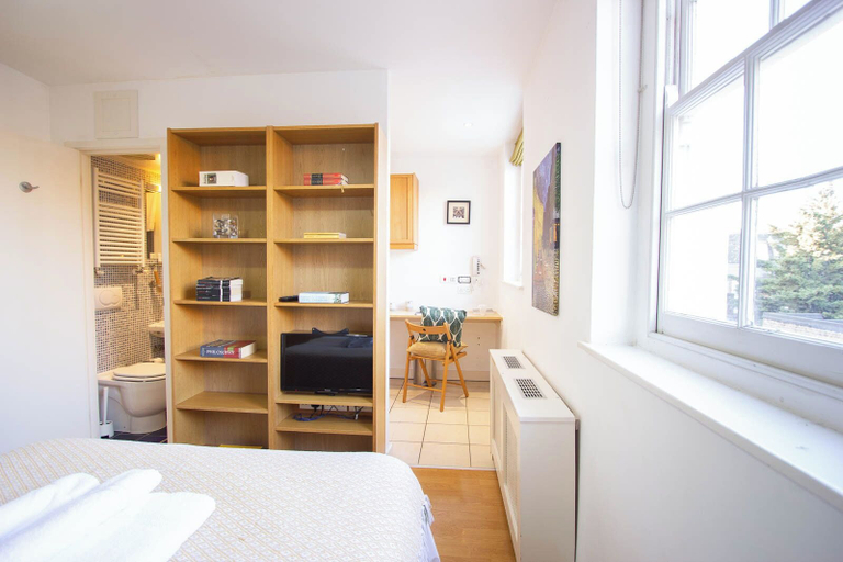 Bedroom 3, Studios 2 Let North Gower, London