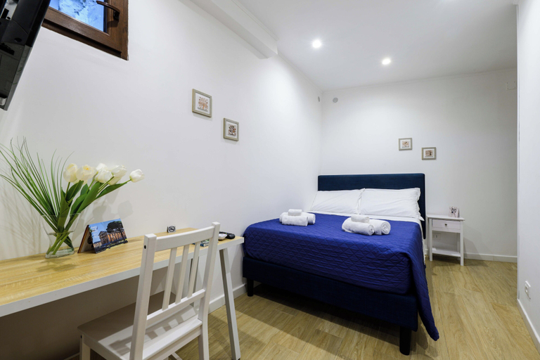 Bedroom 4, Ca'del Borgo B&B, Salerno