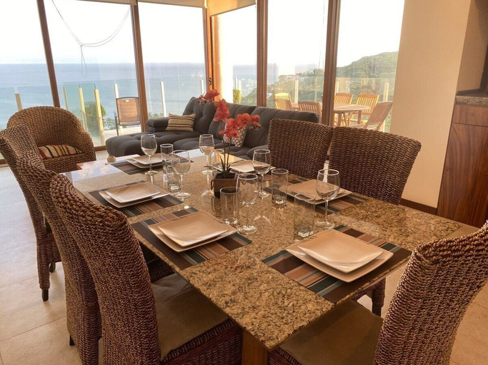 Food & Drinks 4, Alamar Vallarta, Compostela