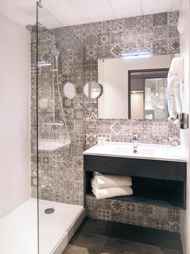 Bathroom, Alliance Pornic Resort Hotel Thalasso-Spa, Loire-Atlantique