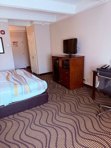 Bedroom 4, Mountain Valley Inn & Suites, Summit