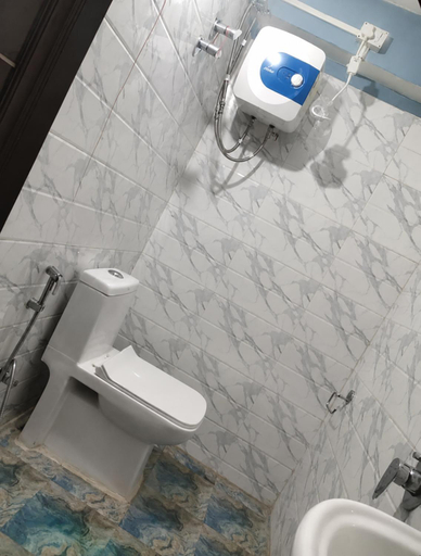 Shower 2, Hotel Albatros In Darjeeling, Darjiling