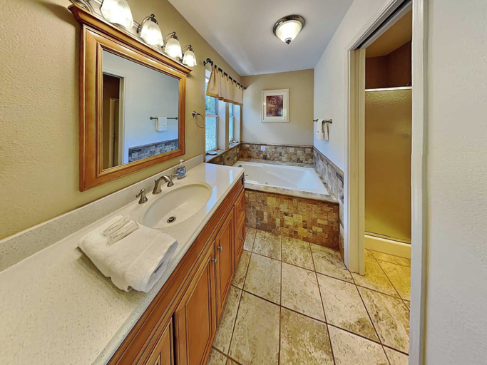 Bathroom 4, Tanglewood by Ruidoso Vacation Rentals, Lincoln