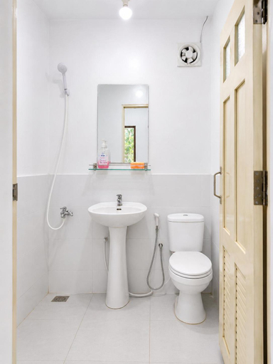 Bathroom 3, Mangrove Beach Bungalow, Sihanoukville