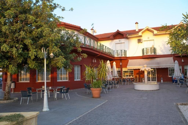 Outdoor dining 3, Mitra Rooms, Córdoba