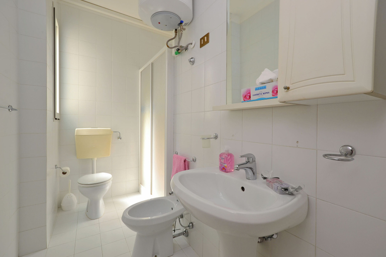Bathroom 3, Spacious Flat for Groups With Balcony, Udine