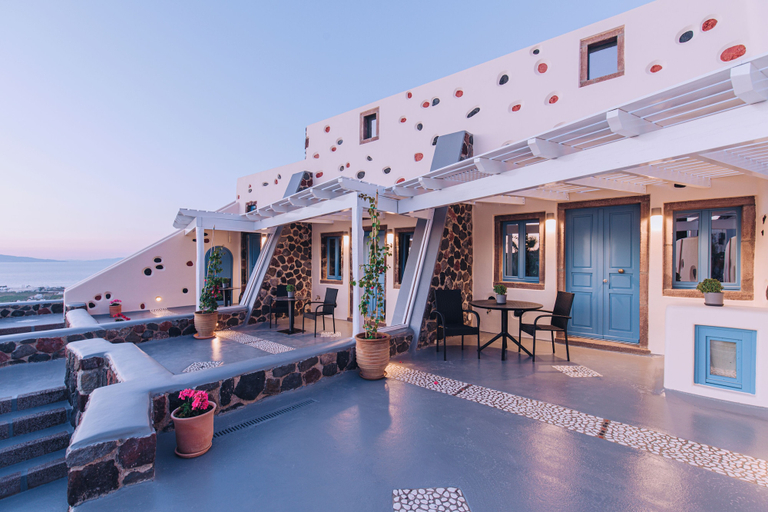 Outdoor dining 4, Agave Cave Studios, South Aegean