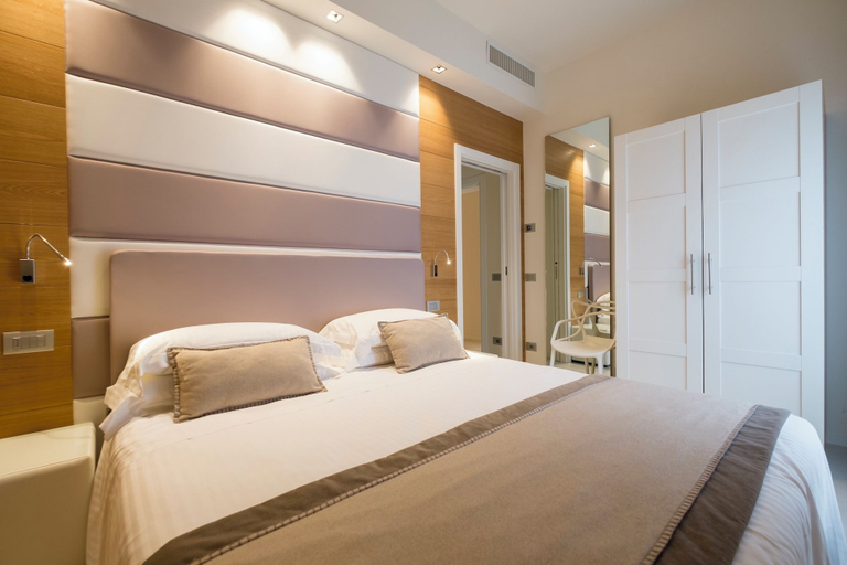 Bedroom 4, Metropol Ceccarini Suite - Luxury apartments, Rimini