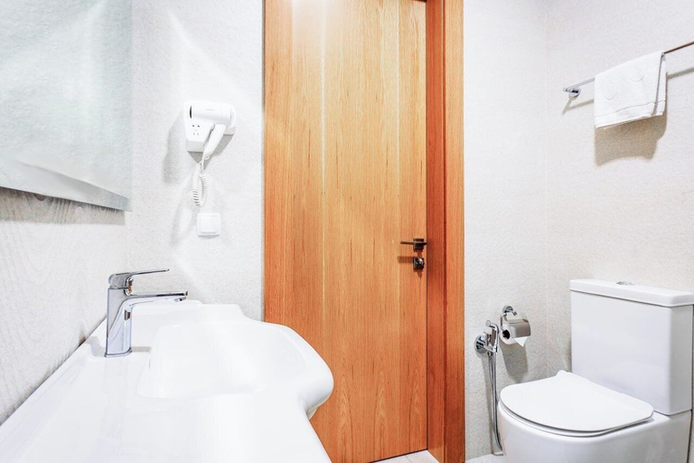Bathroom 5, Praga Hotel, Tashkent City