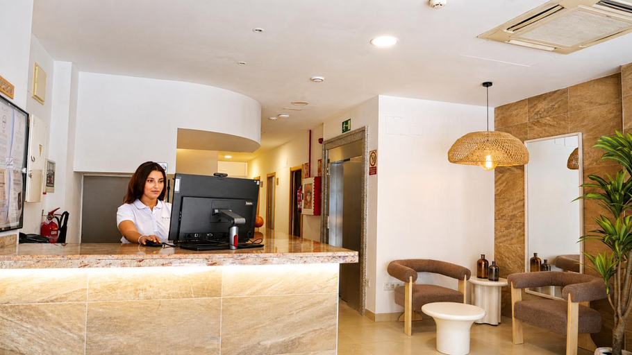 Public Area 2, Nuvi Mercado, Alicante