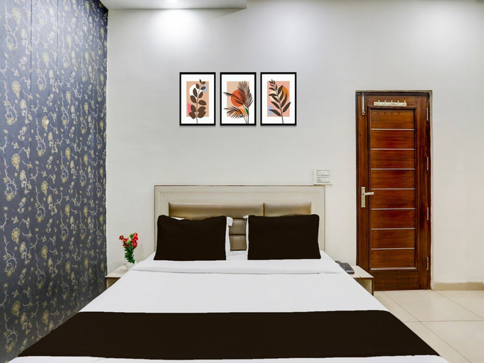 Room 5, Saver Double Zirakpur JB Plaza, Sahibzada Ajit Singh Nagar