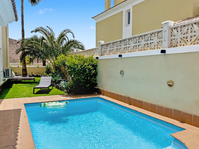 Sport & Beauty 2, Villa Solymar - Private heated pool & Air Conditioning, Las Palmas