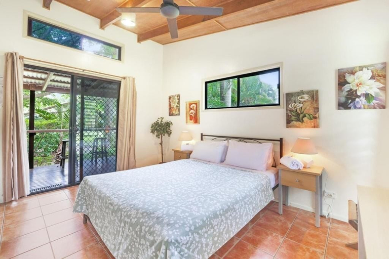 Room 2, 1770 Southern Cross Travellers Retreat, Miriam Vale