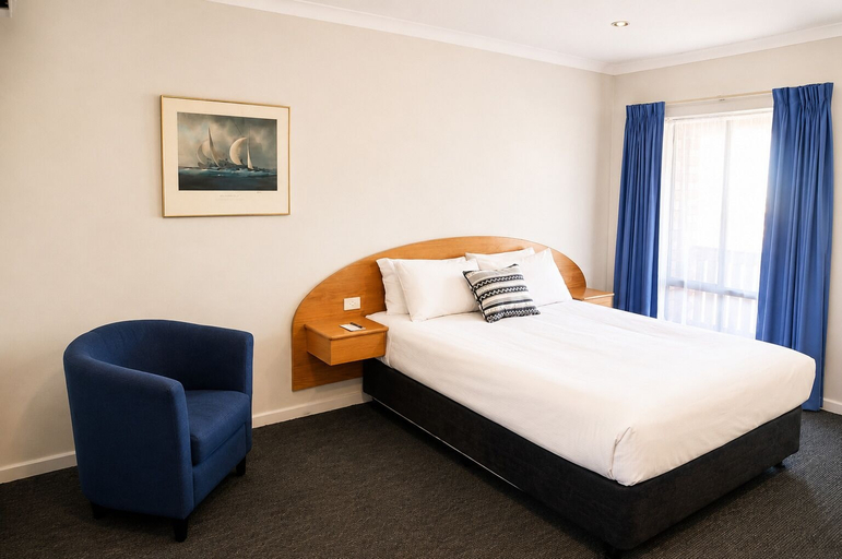 Bedroom 2, Busselton Motel, Busselton