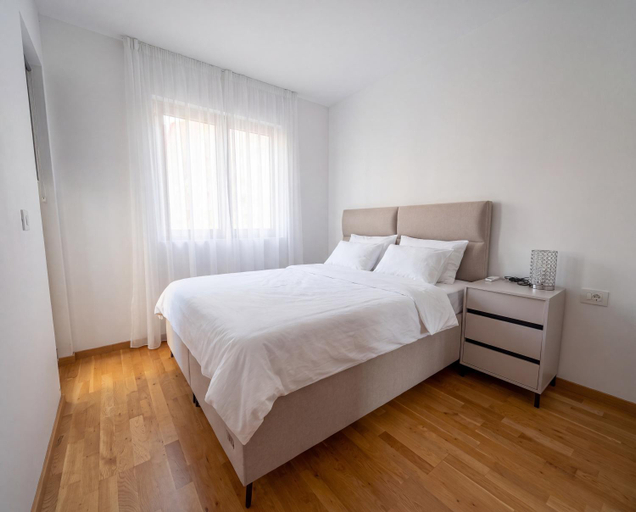 Others 5, Wow apartment