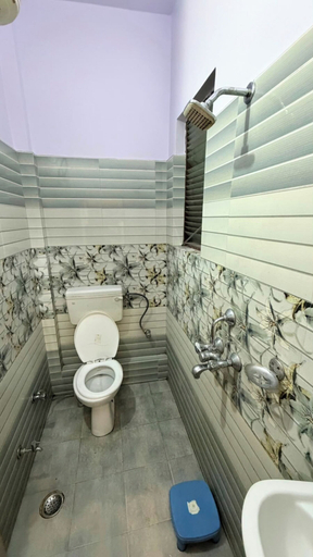 Bathroom 4, Jamuna P Guest House, Chandauli