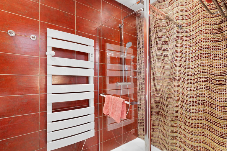 Bathroom 5, La Table de Pierre, Dordogne