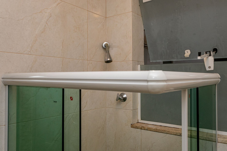 Bathroom 2, Plaza Copacabana - Conforto e Praia., Rio de Janeiro