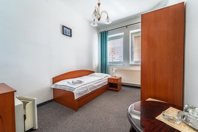 Bedroom 3, Hotel Ferum, Košice II