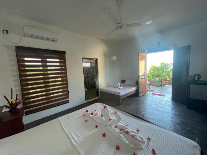 Bedroom 2, Whisky Point Surf Cabanas, Pothuvil
