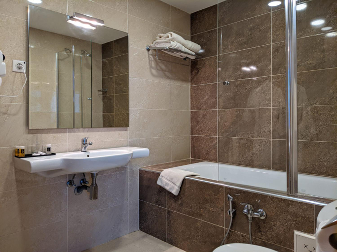 Bathroom 3, Hotel Zenith, Es Senia