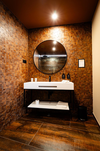 Bathroom 2, Lagos Moments Lodge, Lagos