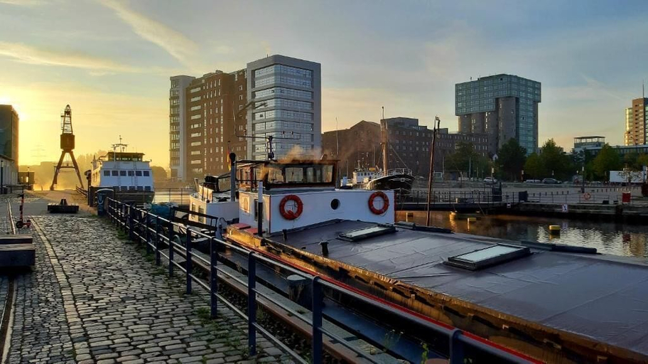 Front of property, Hotelschiff KANAL77 - Schlafen im Hafen, Hamburg