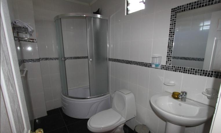 Bathroom, NEW Hotel Casa del Profesor, Iquique