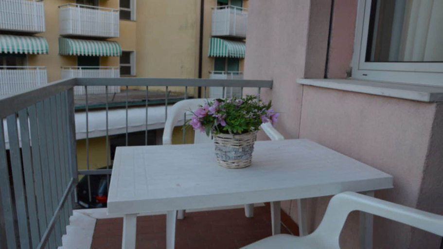 Others 5, Cozy House in Caorle Near the Beach, Venezia