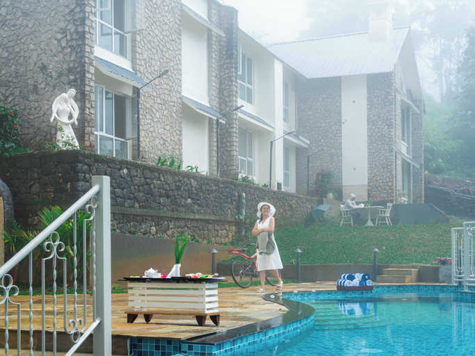 Pool 4, 1924 Clock House Munnar, Idukki