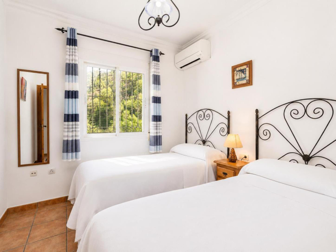 Bedroom 3, Villa Cecilia Large Private Pool AC WiFi, Málaga